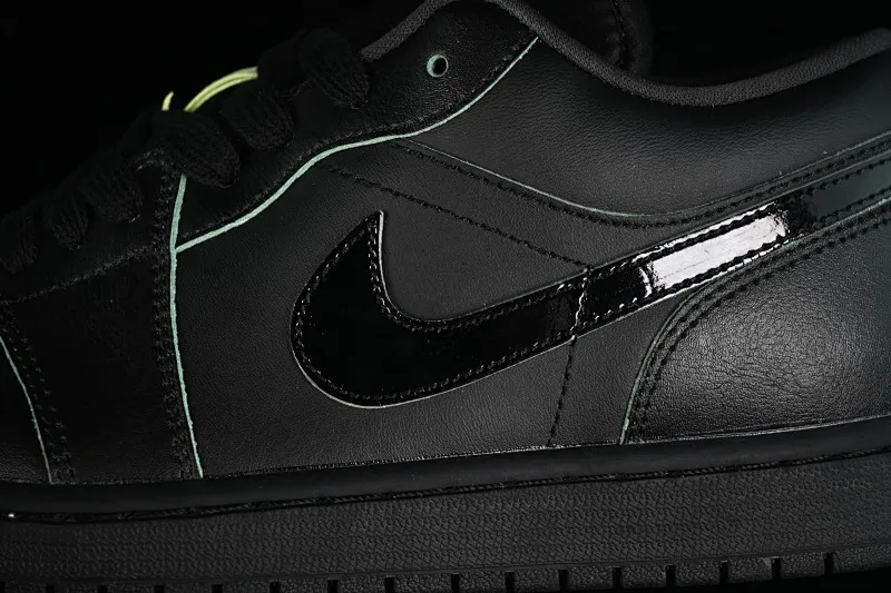 All Categories Air Jordan Jordan Series Basketball Shoes Air Jordan 1 Low Air Jordan 1 Low "Black Cat" AJ1 Joe 1 Special Edition Black Low-top Basketball Shoes HM3690-001